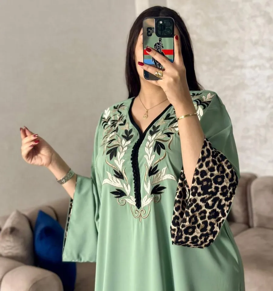 /ar/produit/gandoura-marocaine-en-cr-pe-avec-broderie-et-sfifa-tendance-l-opard-691